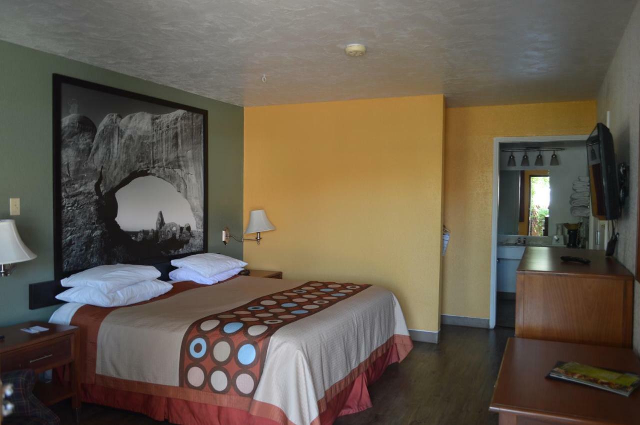 Super 8 By Wyndham St. George Ut Motel Екстериор снимка